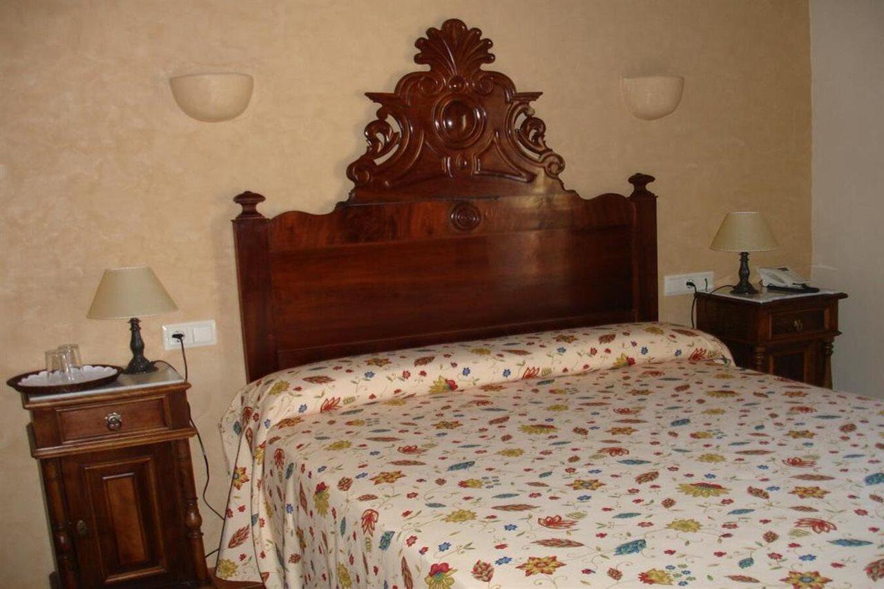 Hotel Sant Feliu Sant Feliu de Boada Eksteriør bilde