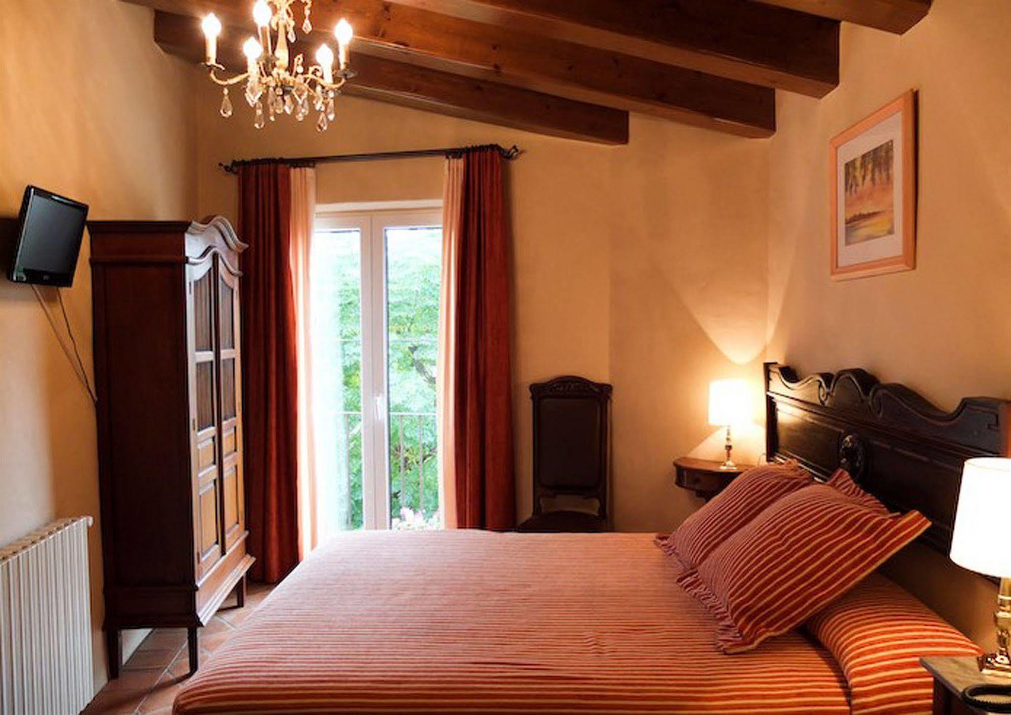 Hotel Sant Feliu Sant Feliu de Boada Eksteriør bilde
