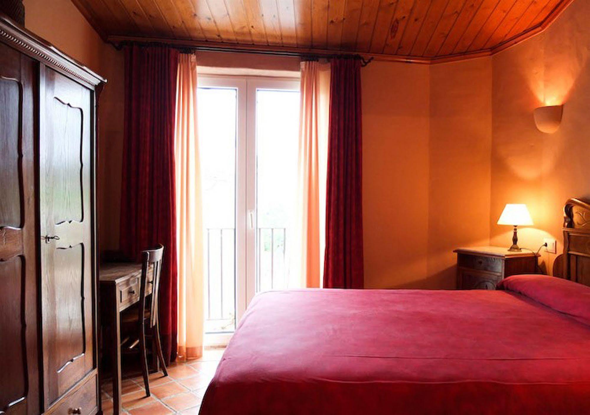 Hotel Sant Feliu Sant Feliu de Boada Eksteriør bilde