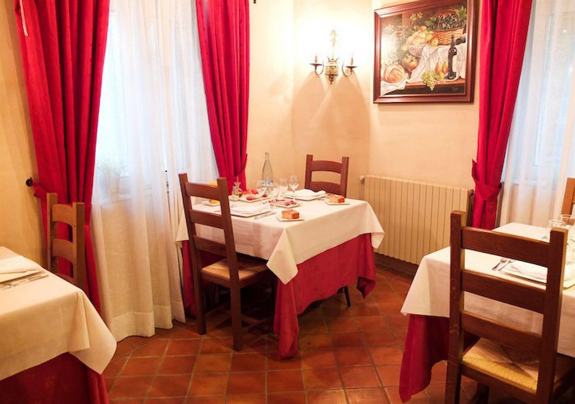 Hotel Sant Feliu Sant Feliu de Boada Eksteriør bilde
